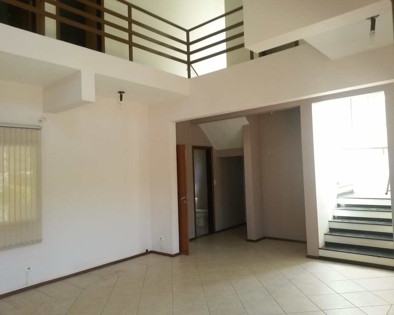 Casa à venda com 4 quartos, 260m² - Foto 3