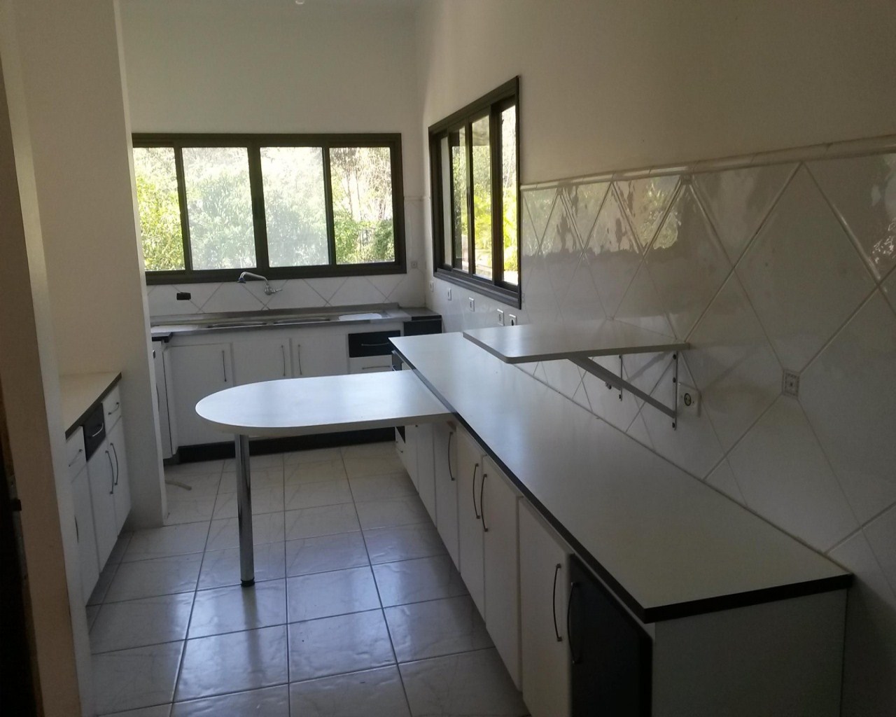 Casa à venda com 4 quartos, 260m² - Foto 4