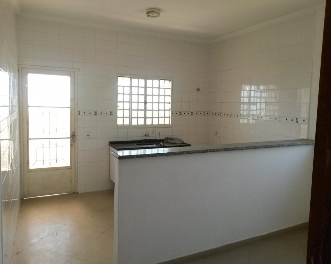 Casa à venda com 2 quartos, 150m² - Foto 6