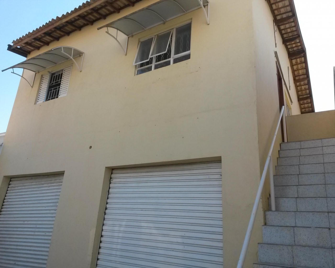 Casa à venda com 2 quartos, 150m² - Foto 1