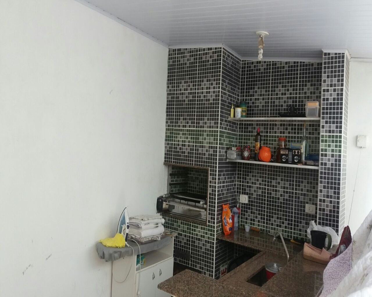 Casa à venda com 3 quartos, 192m² - Foto 1