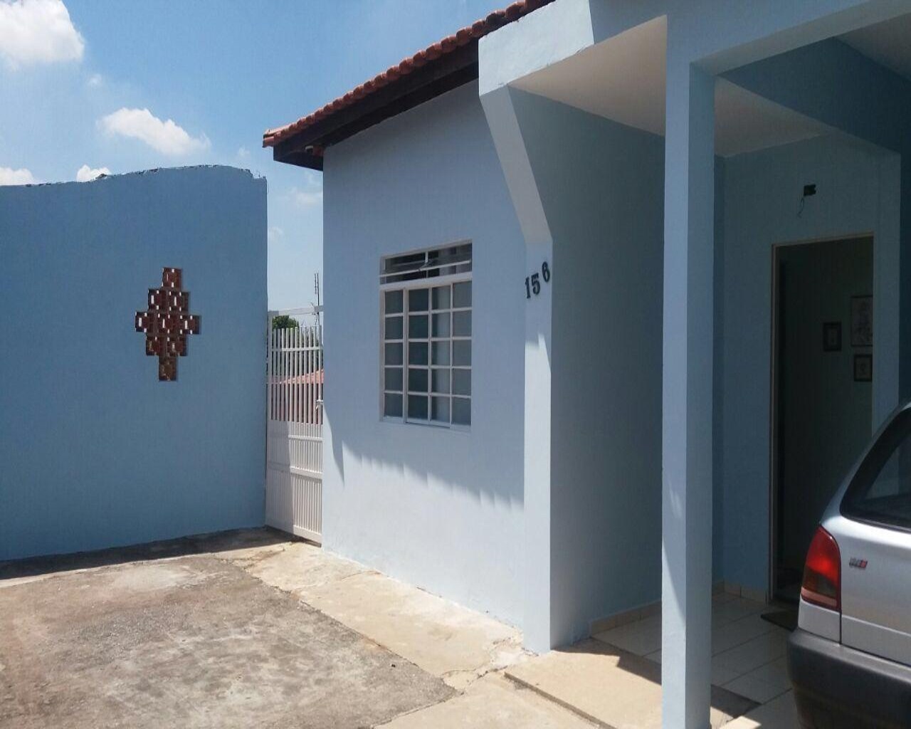 Casa à venda com 3 quartos, 107m² - Foto 1