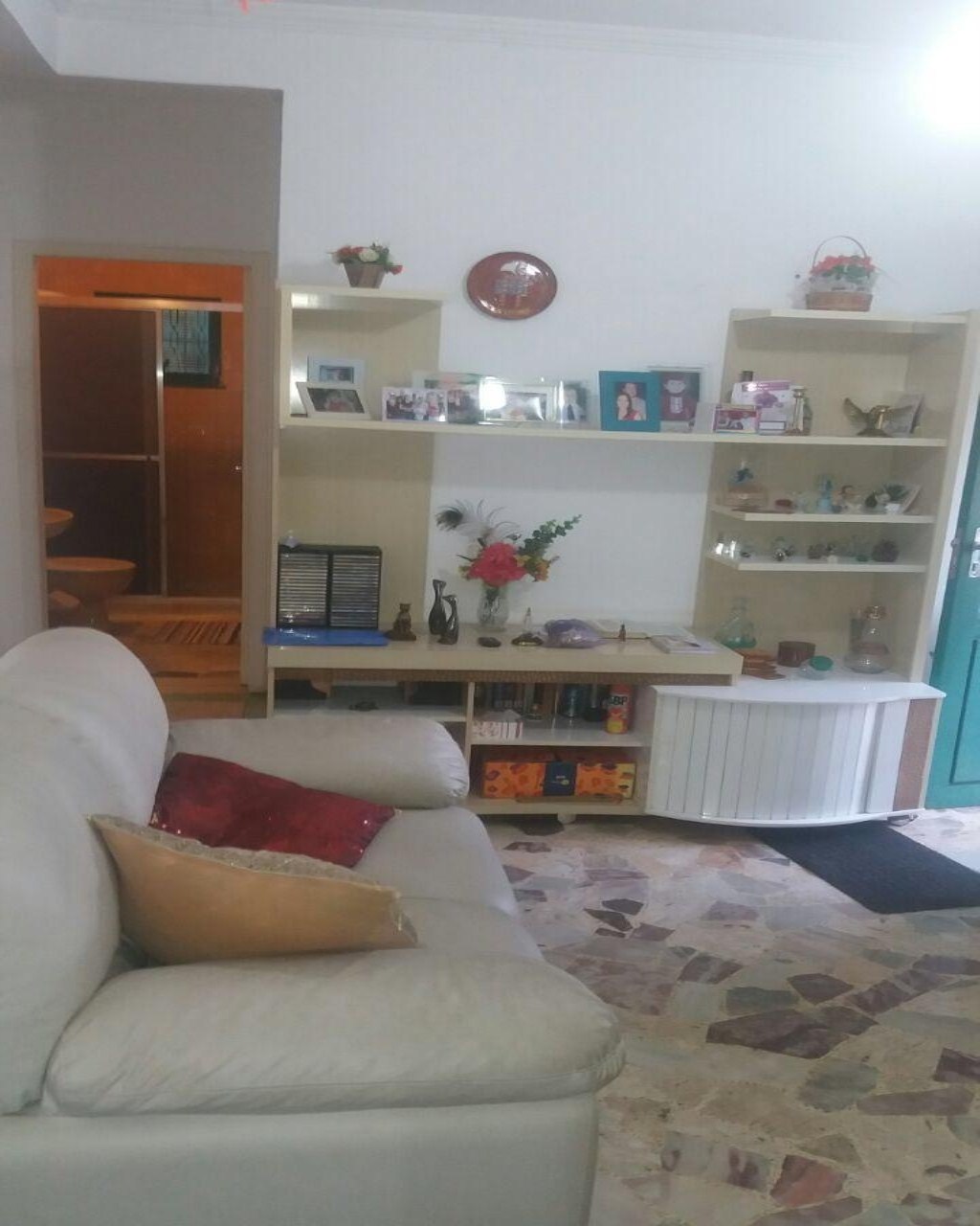 Casa à venda com 3 quartos, 118m² - Foto 1