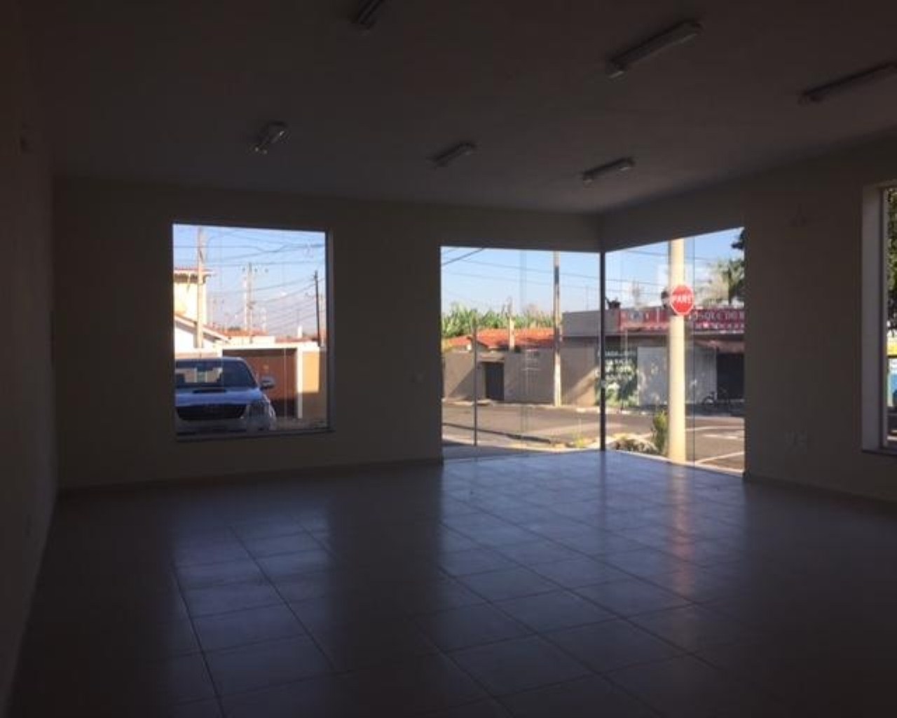 Imóvel Comercial Padrão à venda e aluguel, 108m² - Foto 4