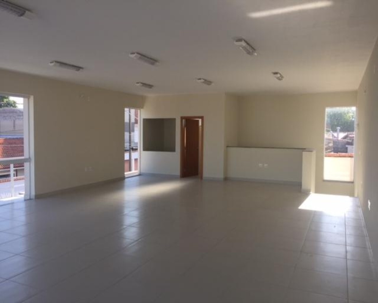 Imóvel Comercial Padrão à venda e aluguel, 108m² - Foto 11