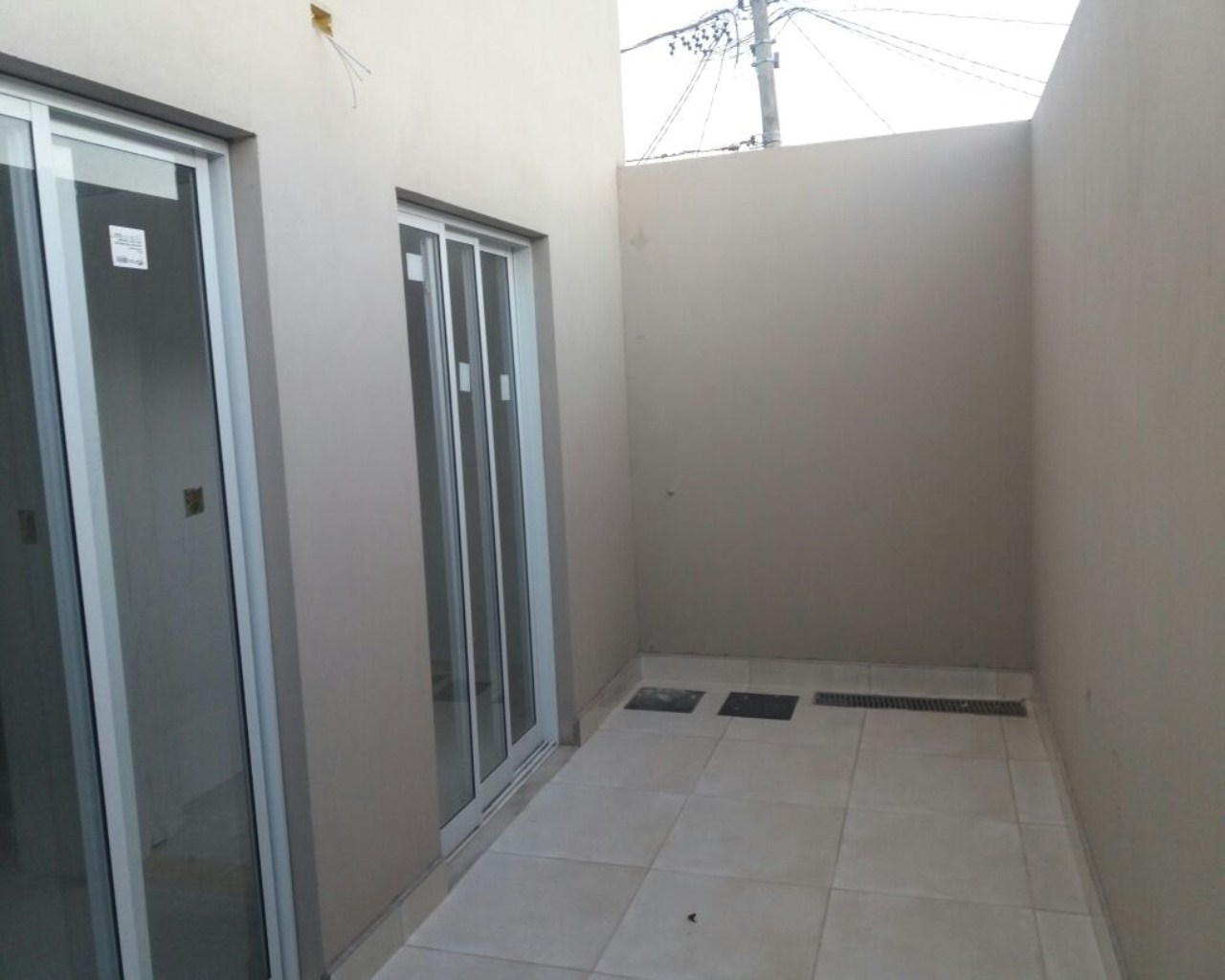 Casa à venda com 3 quartos, 137m² - Foto 2