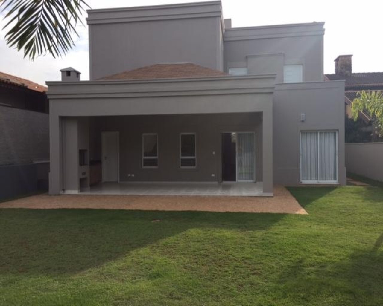 Casa à venda com 4 quartos, 315m² - Foto 1