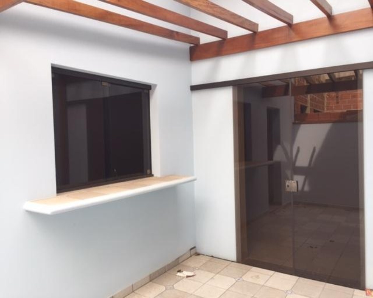 Casa à venda com 3 quartos, 135m² - Foto 1