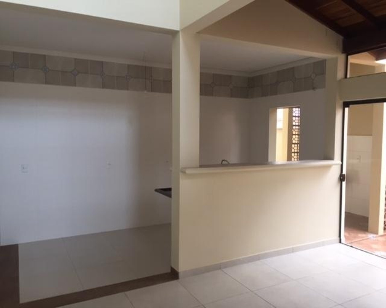 Casa à venda com 3 quartos, 150m² - Foto 7