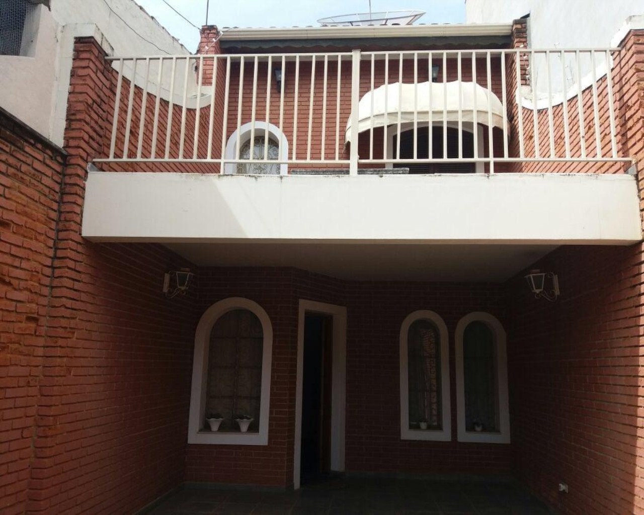 Casa à venda com 3 quartos, 200m² - Foto 2