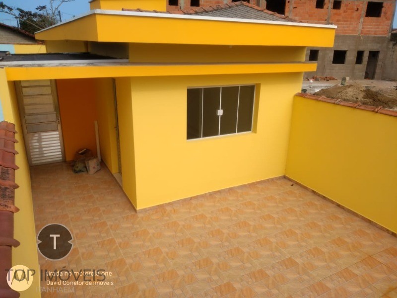 Casa à venda com 2 quartos, 64m² - Foto 1