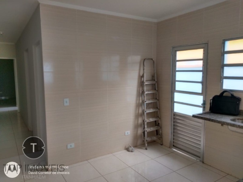 Casa à venda com 2 quartos, 64m² - Foto 14