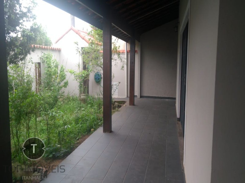 Casa à venda com 4 quartos, 270m² - Foto 1