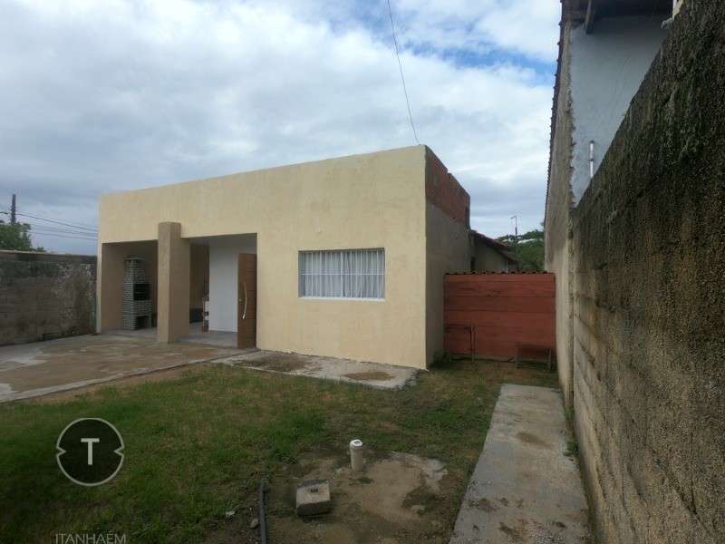 Casa à venda com 3 quartos, 100m² - Foto 1