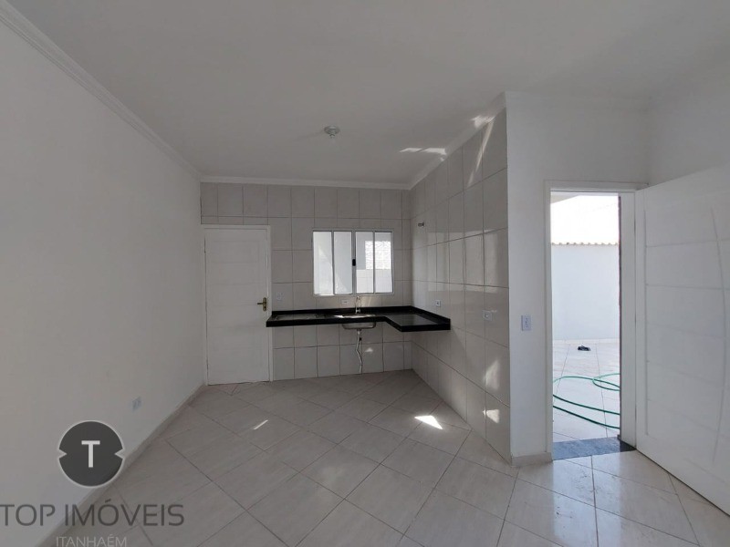 Casa à venda com 2 quartos, 60m² - Foto 18