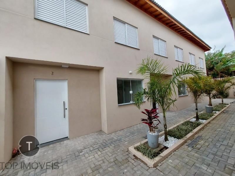 Casa à venda com 2 quartos, 70m² - Foto 12