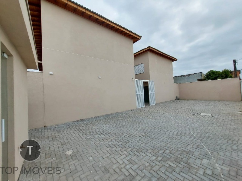 Casa à venda com 2 quartos, 70m² - Foto 11