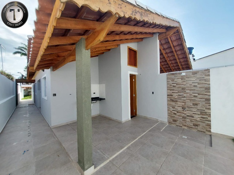 Casa à venda com 2 quartos, 67m² - Foto 1