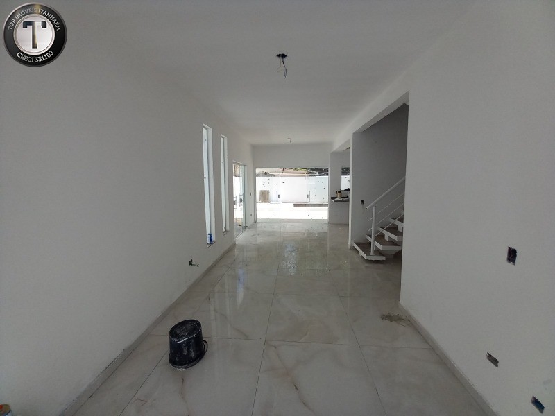 Casa à venda com 2 quartos, 90m² - Foto 4