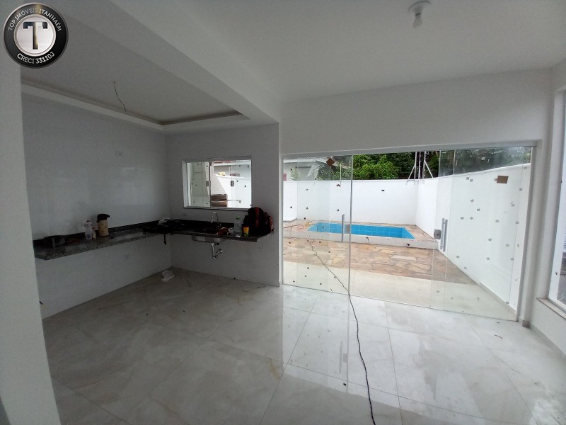 Casa à venda com 2 quartos, 90m² - Foto 1