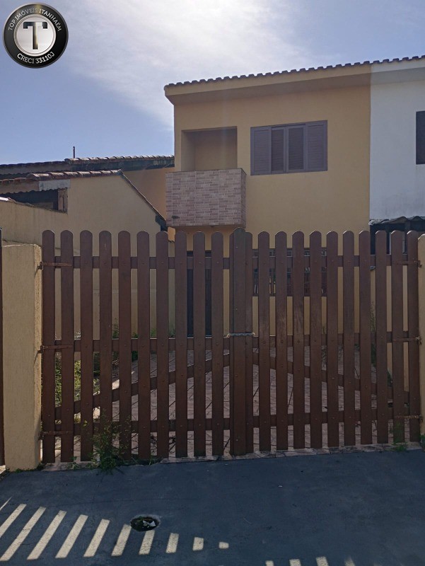 Casa à venda com 2 quartos, 100m² - Foto 1