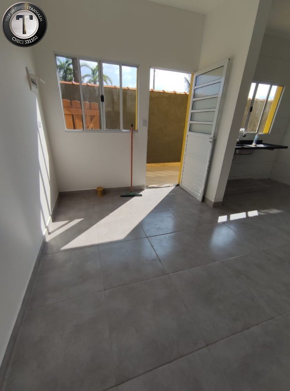 Casa à venda com 2 quartos, 60m² - Foto 5