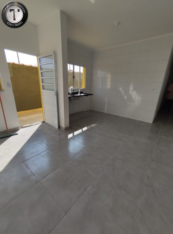 Casa à venda com 2 quartos, 60m² - Foto 5