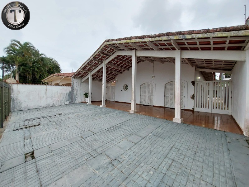 Casa à venda com 3 quartos, 196m² - Foto 2