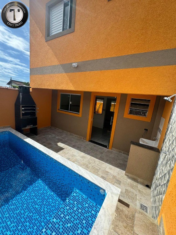 Casa à venda com 2 quartos, 80m² - Foto 2