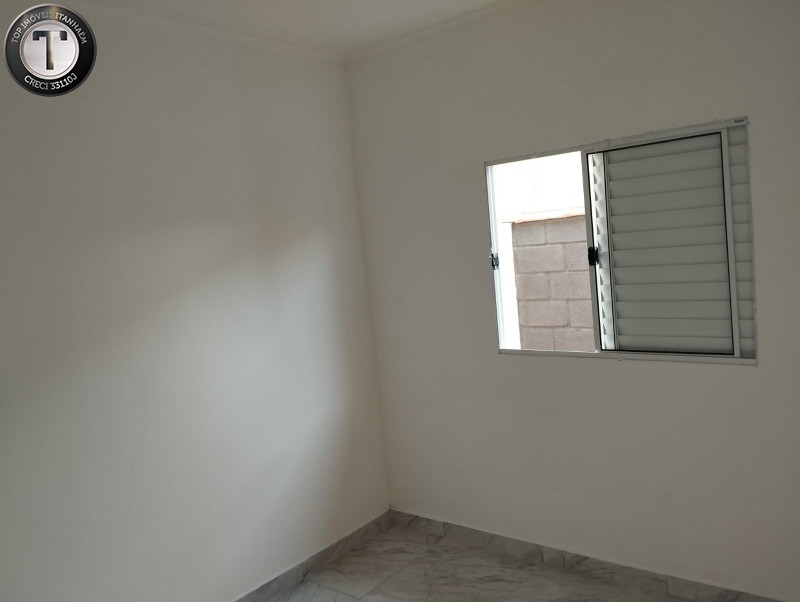 Casa à venda com 2 quartos, 70m² - Foto 18