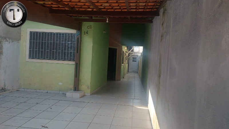 Casa à venda com 3 quartos, 70m² - Foto 1