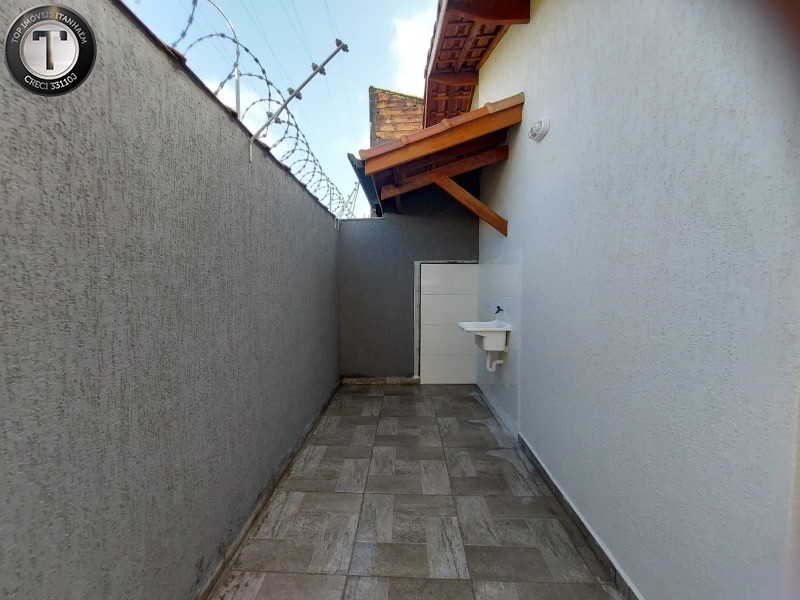 Casa à venda com 2 quartos, 70m² - Foto 18