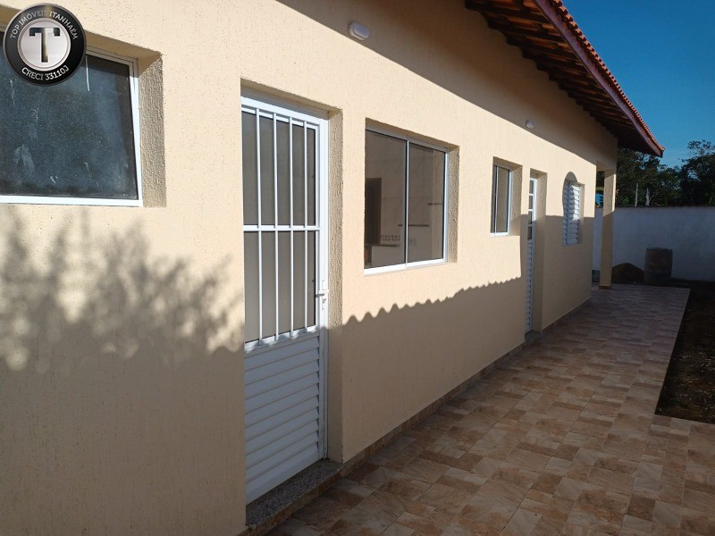 Casa à venda com 2 quartos, 55m² - Foto 2