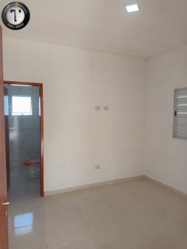 Casa à venda com 2 quartos, 55m² - Foto 11