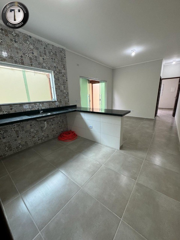 Casa à venda com 2 quartos, 65m² - Foto 9