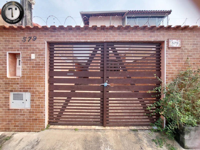 Casa à venda com 2 quartos, 75m² - Foto 1