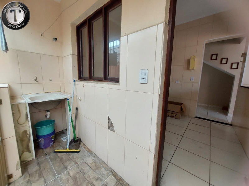 Casa à venda com 2 quartos, 75m² - Foto 12