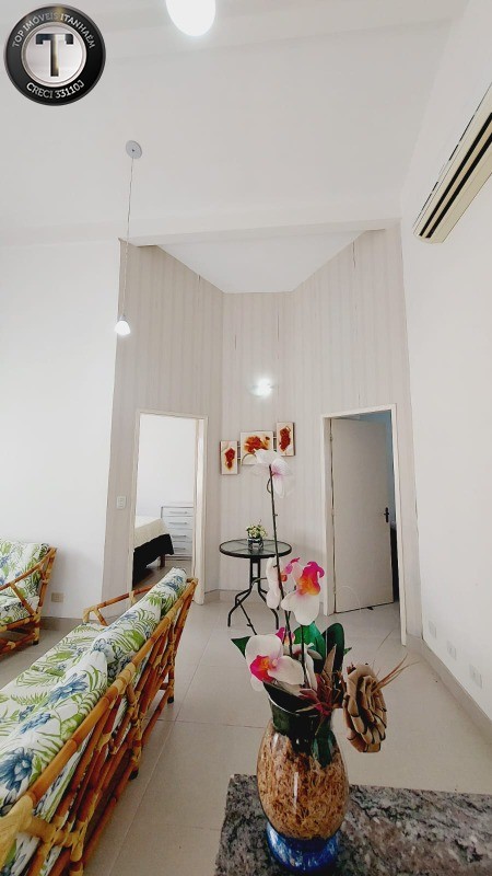 Casa à venda com 2 quartos, 62m² - Foto 4