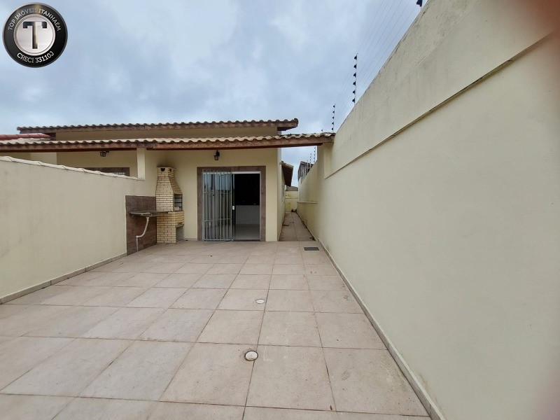 Casa à venda com 2 quartos, 64m² - Foto 1