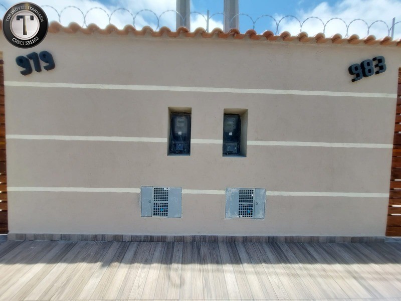 Casa à venda com 2 quartos, 68m² - Foto 8