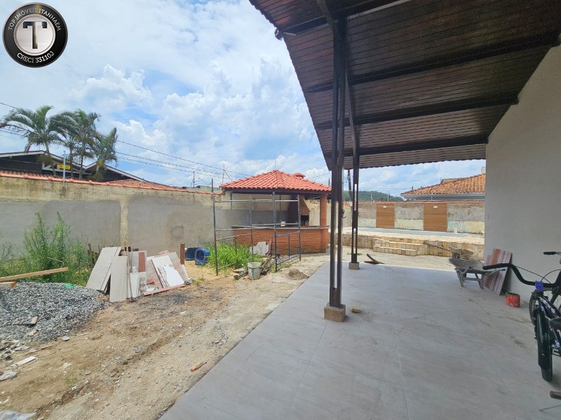 Casa à venda com 4 quartos, 200m² - Foto 9