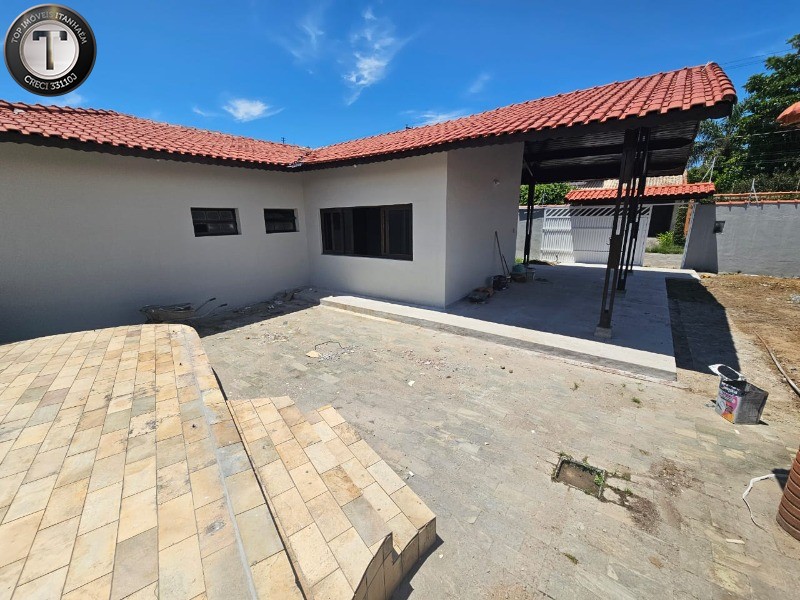 Casa à venda com 4 quartos, 200m² - Foto 2