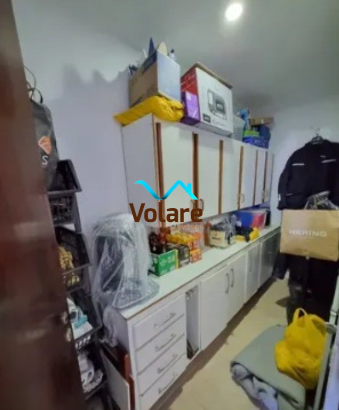 Casa à venda com 4 quartos, 200m² - Foto 17