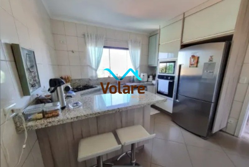 Casa à venda com 4 quartos, 200m² - Foto 14