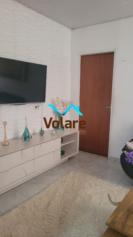 Casa à venda com 2 quartos, 80m² - Foto 1