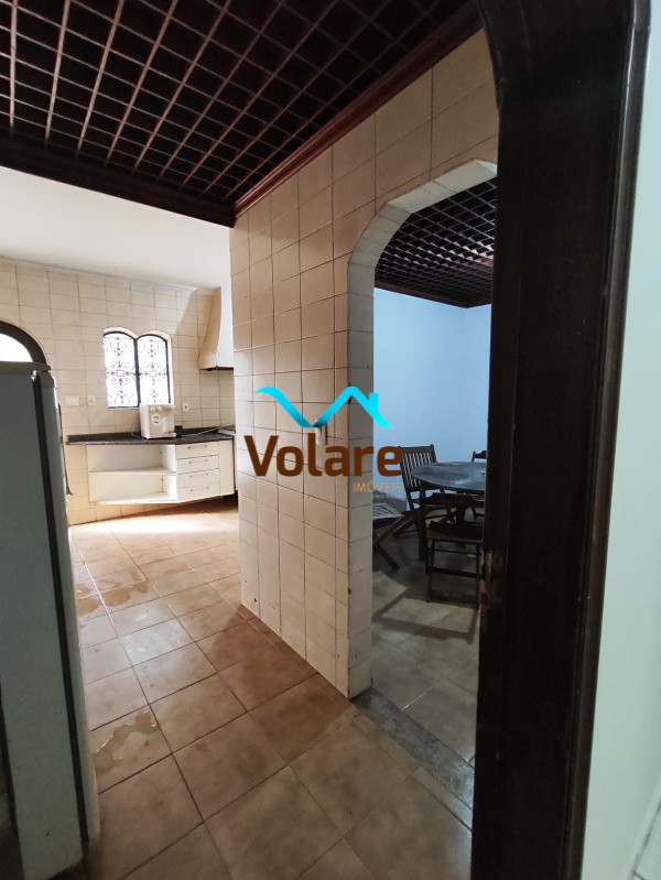 Casa à venda e aluguel com 5 quartos, 500m² - Foto 7