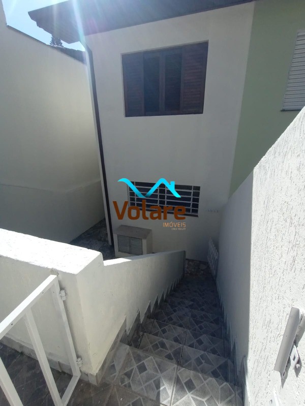 Casa à venda com 3 quartos, 178m² - Foto 2