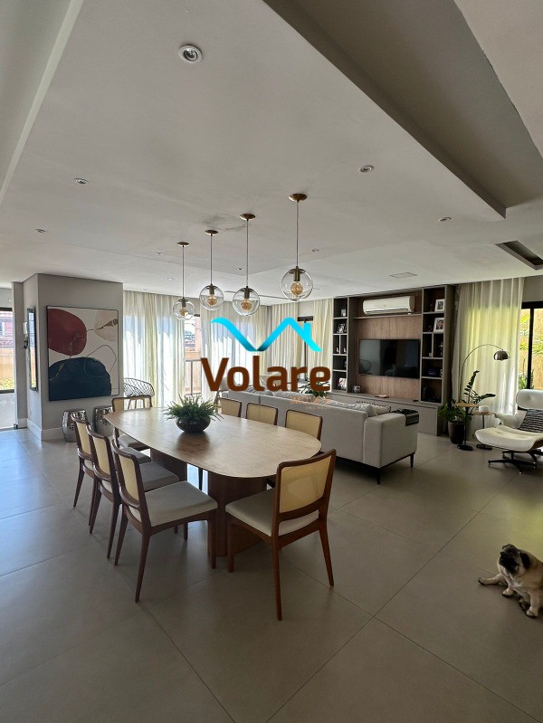 Casa à venda com 3 quartos, 330m² - Foto 1