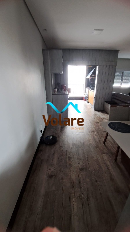 Apartamento à venda com 2 quartos, 70m² - Foto 2