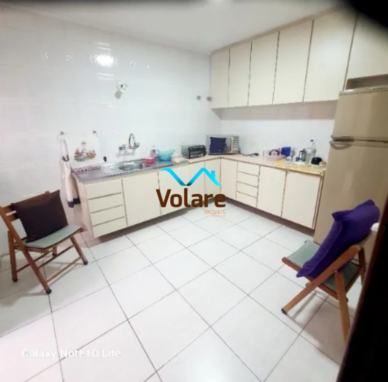 Casa à venda com 2 quartos, 80m² - Foto 1